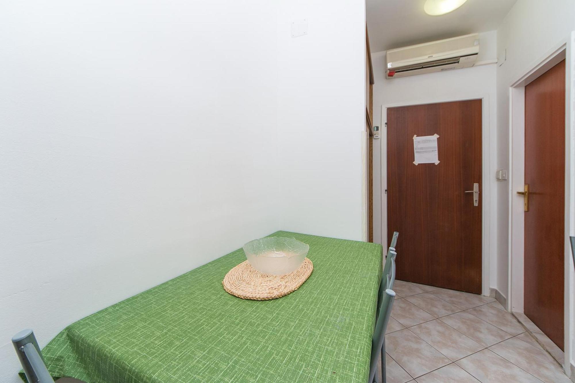 Apartments By The Sea Brist, Makarska - 15714 Podaca Δωμάτιο φωτογραφία